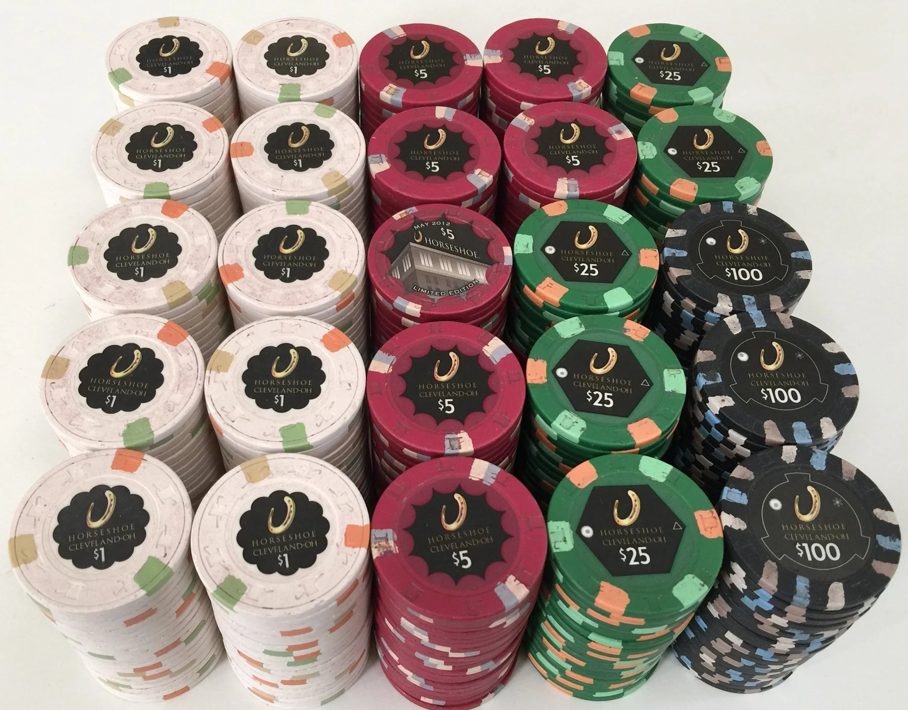 Live casino table ambience